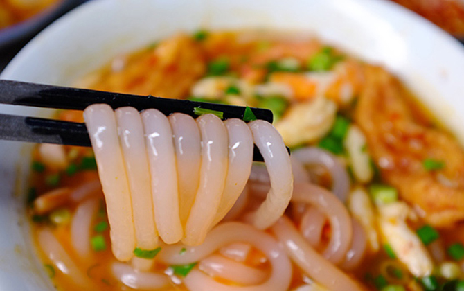 nouilles banh canh soupe vietnamienne